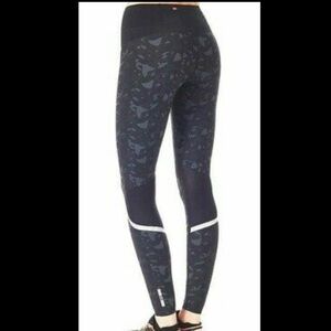 Sweaty Betty Zero Gravity Leggings Black Camo